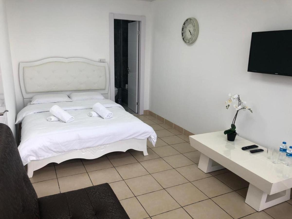 Sea Line Hotel From R&A Group Bat Yam Eksteriør billede