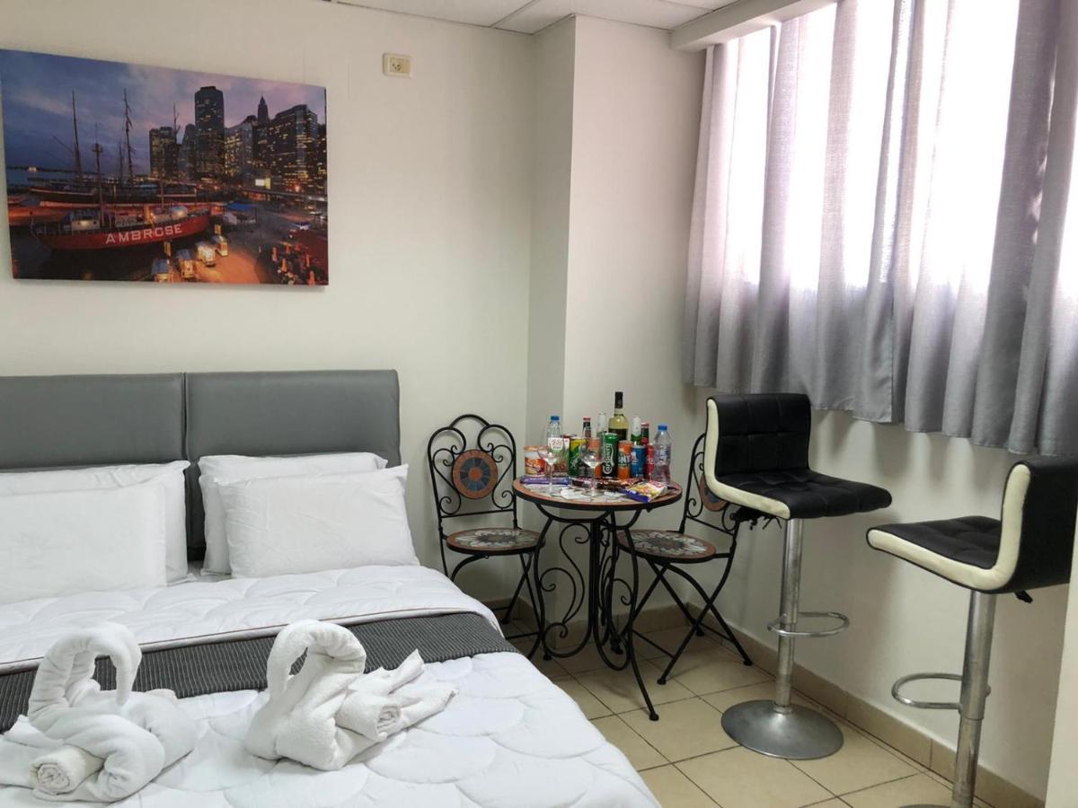 Sea Line Hotel From R&A Group Bat Yam Eksteriør billede