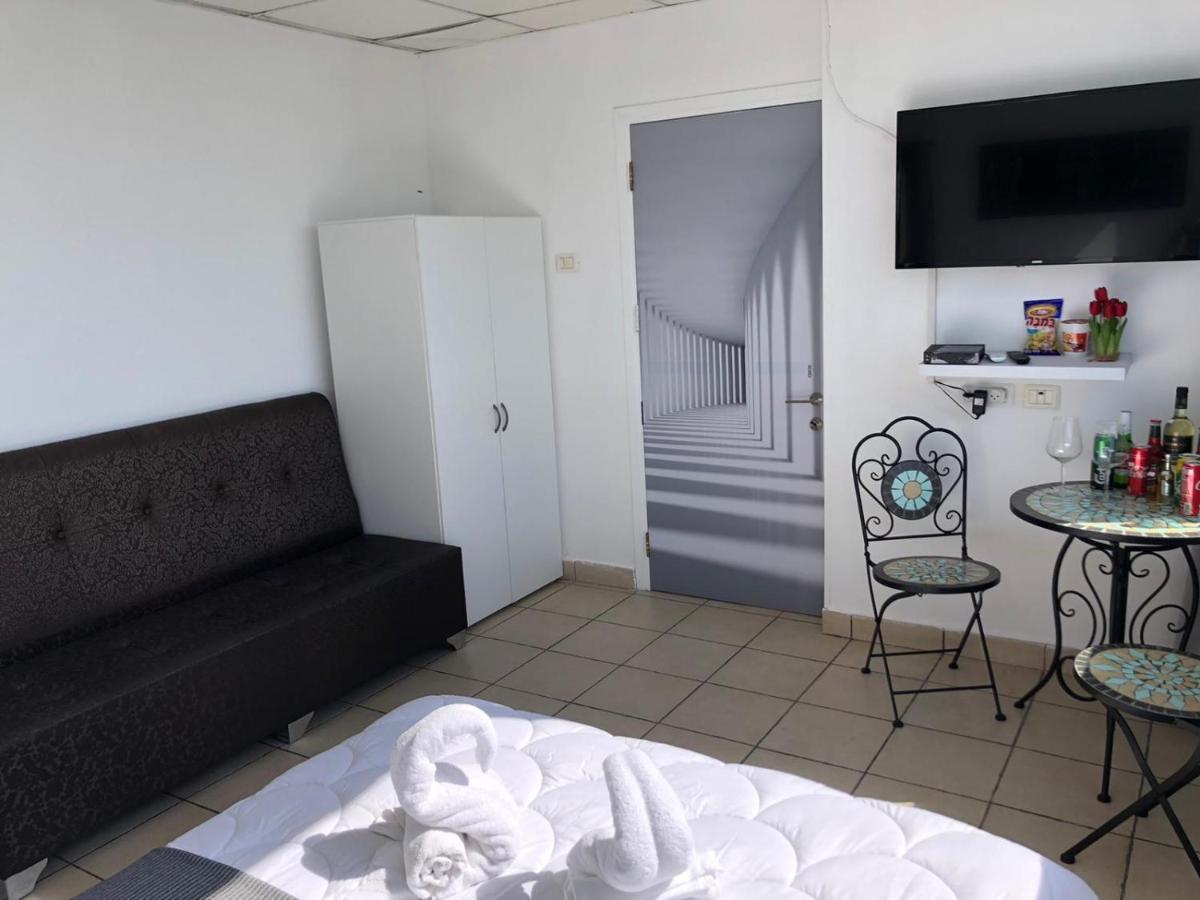 Sea Line Hotel From R&A Group Bat Yam Eksteriør billede
